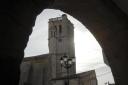 Arco e Iglesia de San Vicente Mártir